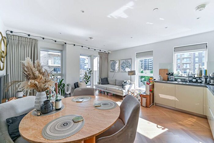 2 Bedroom Flat To Rent In Pegler Square, Kidbrooke, London, SE3