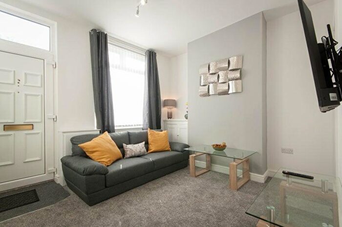 1 Bedroom House Of Multiple Occupation To Rent In Shelton New Road, Stoke-on-Trent, Staffordshire, ST4