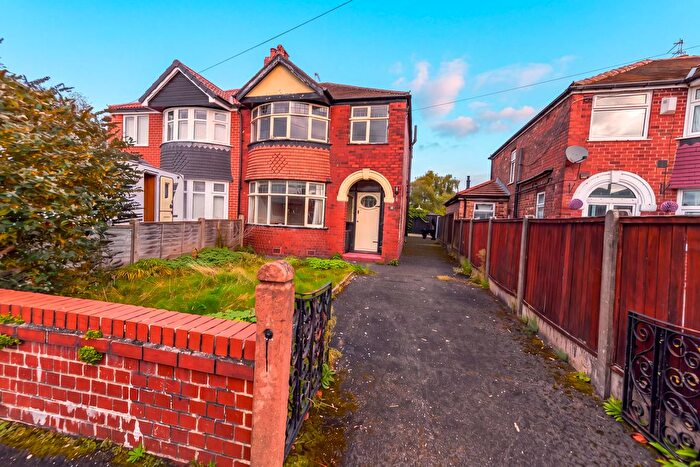 3 Bedroom Semi-detached House For Sale In Sylvan Avenue, Timperley, WA15