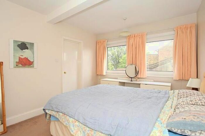 3 Bedroom Flat To Rent In Chiswick Mall, London, W4