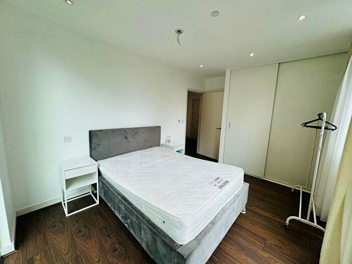 1 Bedroom Flat To Rent In Parkhouse, Woodberry Down, Kayani Avenue, London, N4