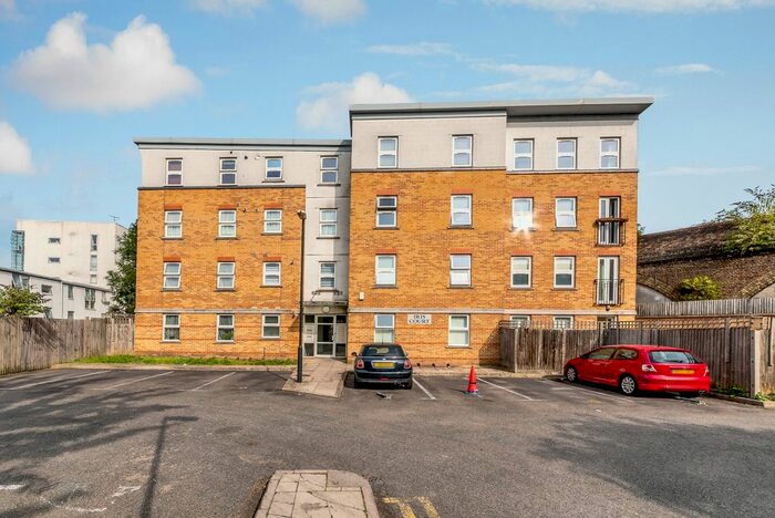 1 Bedroom Flat To Rent In Brayards Road, Peckham, SE15