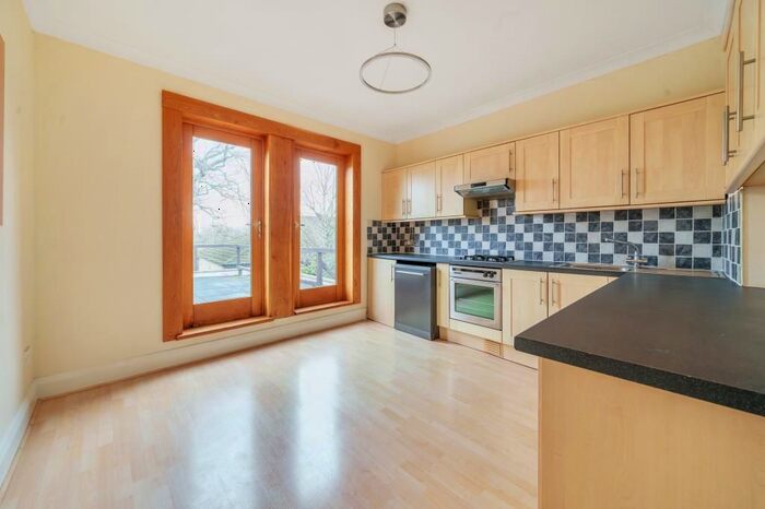 2 Bedroom Flat To Rent In Hampton Hill, Hampton, TW12