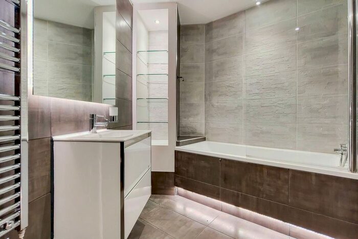 2 Bedroom Flat To Rent In City Road, City, London, EC1V