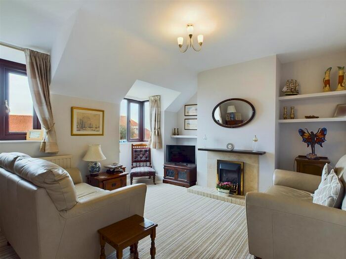 2 Bedroom Flat For Sale In Cliff Drive, Cromer, NR27