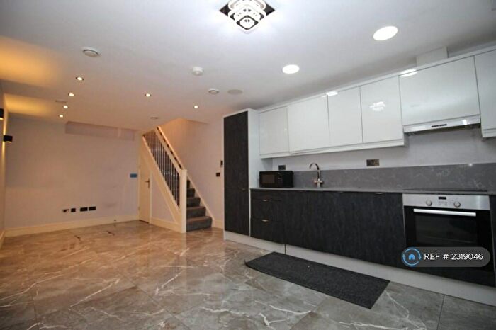 2 Bedroom Flat To Rent In Glading Terrace, London, N16