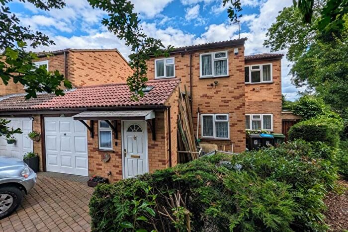 4 Bedroom Detached House For Sale In Chambersbury Lane, Hemel Hempstead, HP3