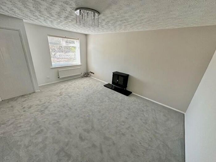 3 Bedroom Mews To Rent In Monarch Close, Crewe, CW2