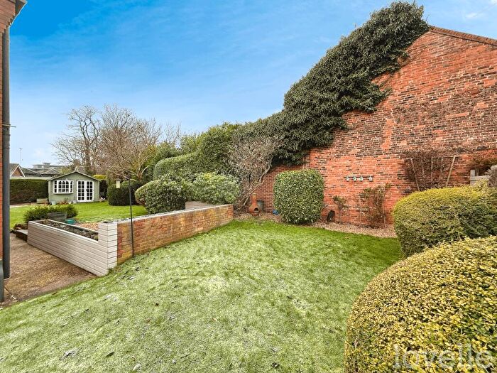 3 Bedroom Detached House For Sale In Tudor Drive, Morton, DN21