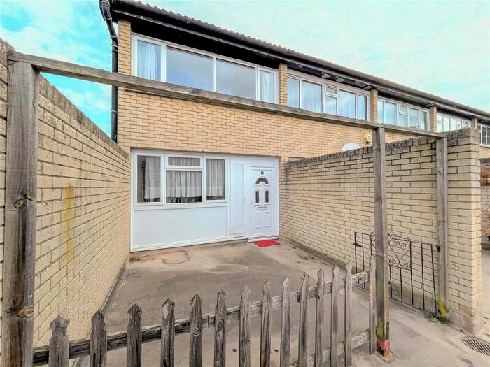 3 Bedroom Town House To Rent In Heritage Close, Cowley, Uxbridge, UB8