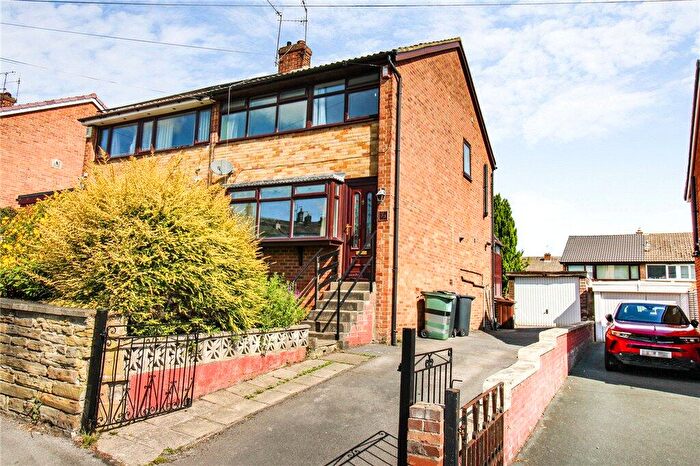 3 Bedroom Semi Detached House For Sale In Apperley Road, Bradford, West Yorkshire, BD10