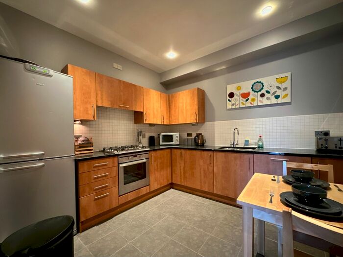 2 Bedroom Flat To Rent In Buchanan Street, City Centre, Glasgow, G1