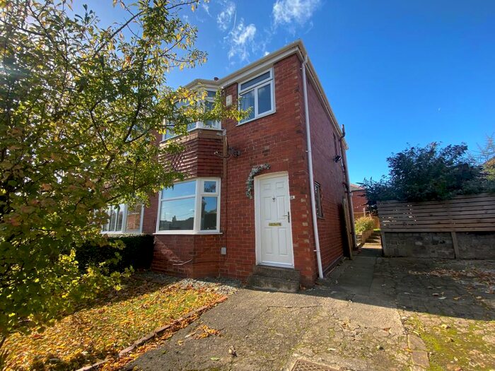 3 Bedroom House To Rent In Raynville Avenue, Bramley, LS13