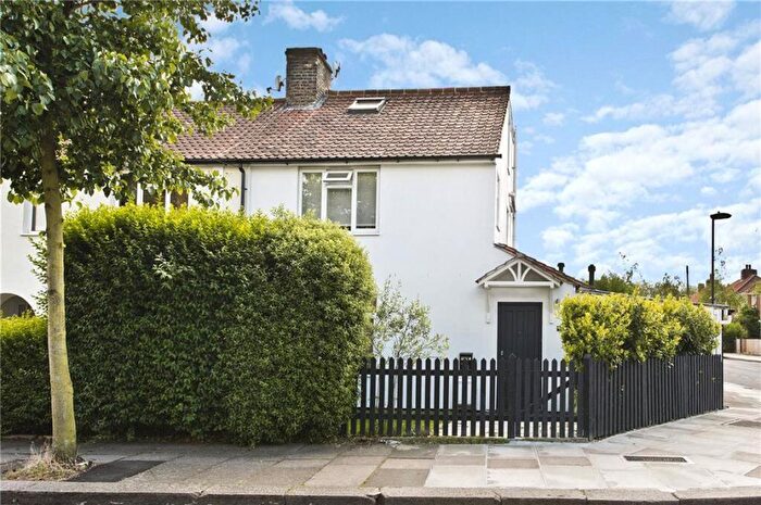 3 Bedroom Terraced House For Sale In Kilmington Road, London, SW13