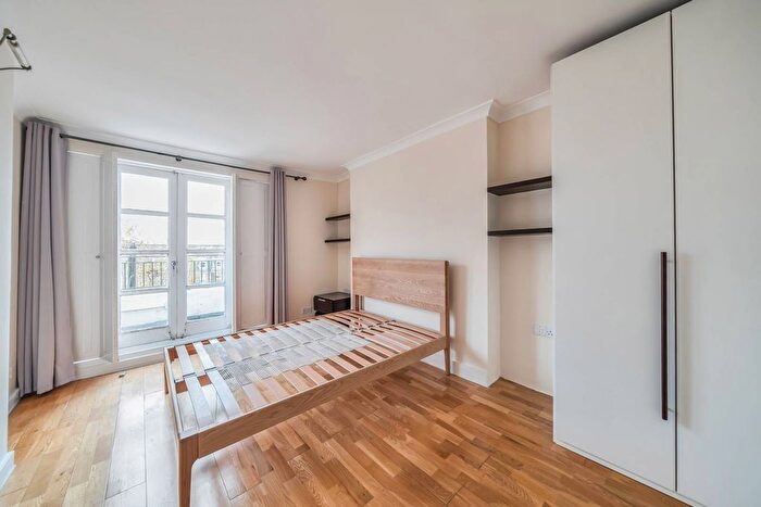 1 Bedroom Flat For Sale In Warrington Crescent, Little Venice, London, W9