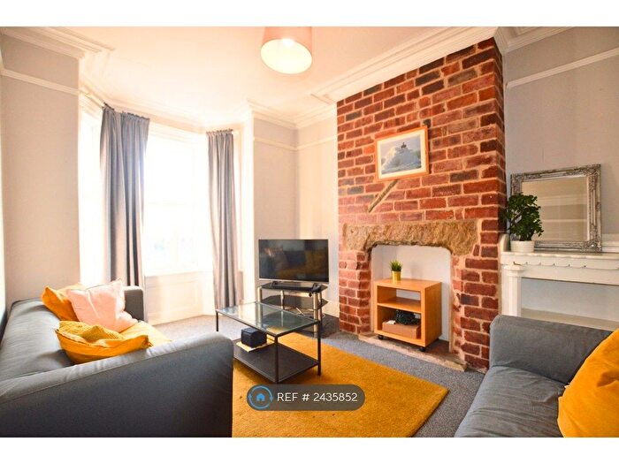 4 Bedroom Terraced House To Rent In Church Street, Kirkstall, Leeds, LS5