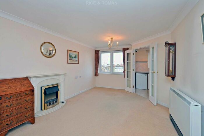 1 Bedroom Flat To Rent In Clifton Park Avenue, London, SW20