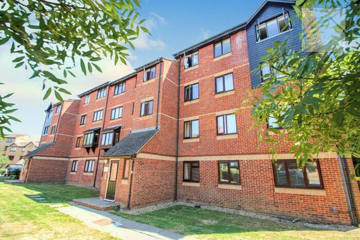 1 Bedroom Apartment To Rent In Chestnut Road, Vange, Basildon, SS16