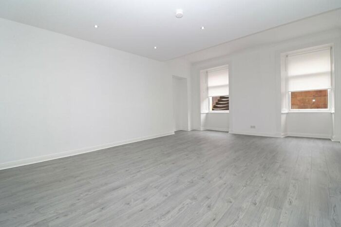 3 Bedroom Flat To Rent In Park Circus Place, Glasgow, G3