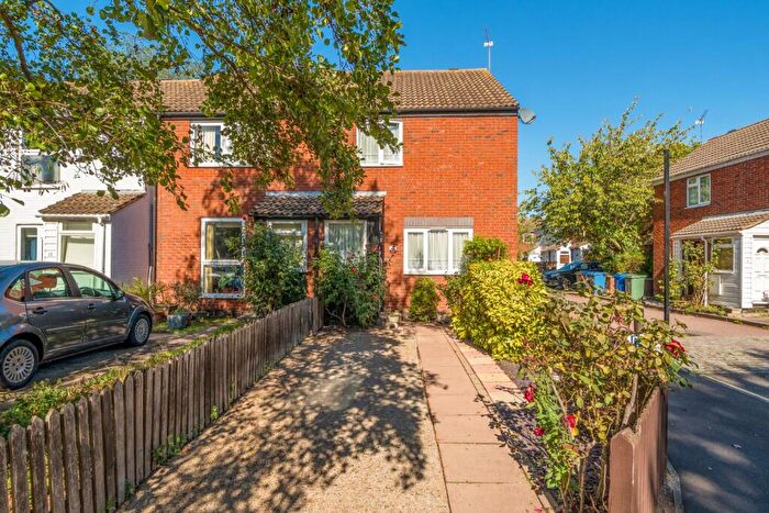 3 Bedroom End Of Terrace House For Sale In Stave Yard Road, London, SE16