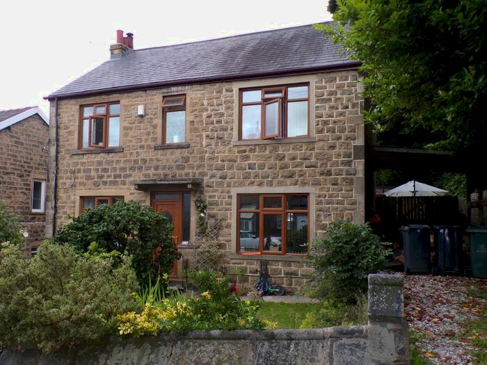 Houses for sale & to rent in BD13 3NG, Kinder Close, Thornton And