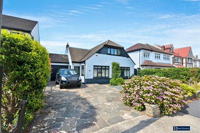 3 Bedroom Detached House For Sale In Great Nelmes Chase, Emerson Park, Hornchurch, RM11