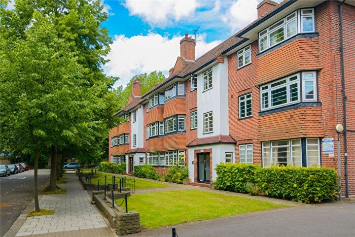 2 Bedroom Flat For Sale In Churchdale Court, Harvard Road, W4
