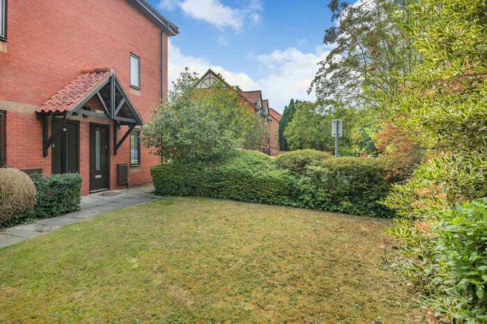 1 Bedroom Flat To Rent In Napier Court, Gefle Close, Bristol, BS1