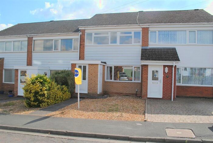 3 Bedroom Terraced House To Rent In Oakham Close, Rushden, NN10