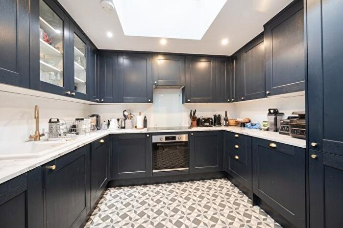 3 Bedroom Flat For Sale In Calvin Street, London, E1