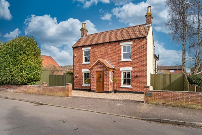 3 Bedroom Detached House For Sale In Sprowston, Norwich, NR7