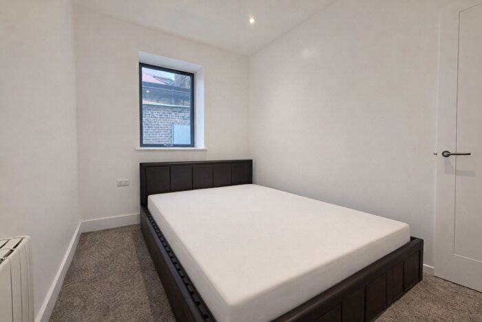 2 Bedroom Flat To Rent In - Scarbrook Road, Croydon, CR0