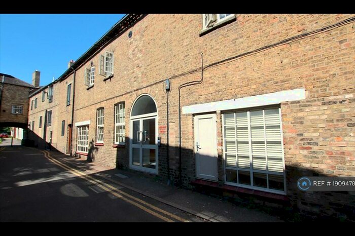 1 Bedroom Flat To Rent In Orchard House, Huntingdon, PE29