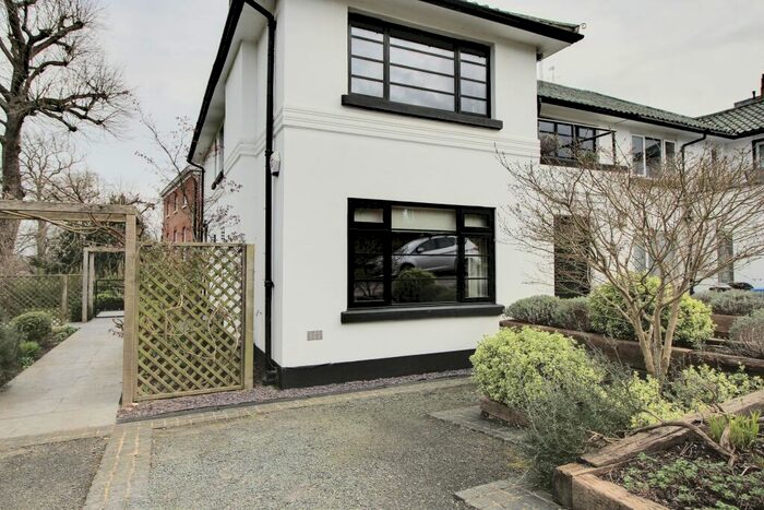 2 Bedroom Apartment To Rent In Bracondale Court, NR1