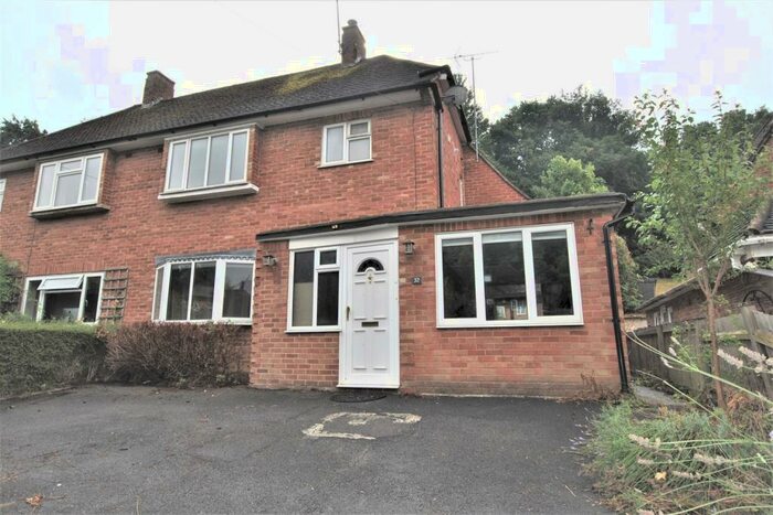 3 Bedroom Semi-Detached House To Rent In Rotherfield Way, Emmer Green, Reading, RG4
