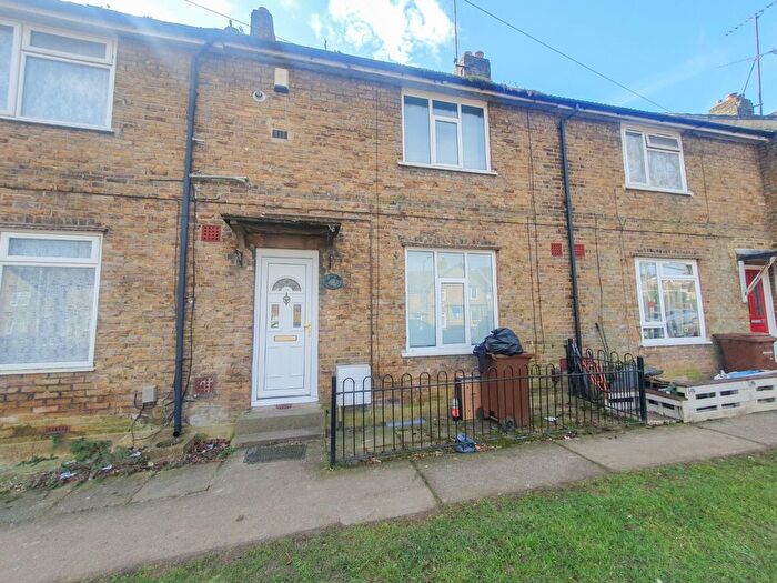 3 Bedroom Terraced House To Rent In Darnley Road, Rochester, Kent, ME2