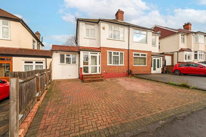 3 Bedroom House For Sale In Waverley Avenue, Sutton, SM1