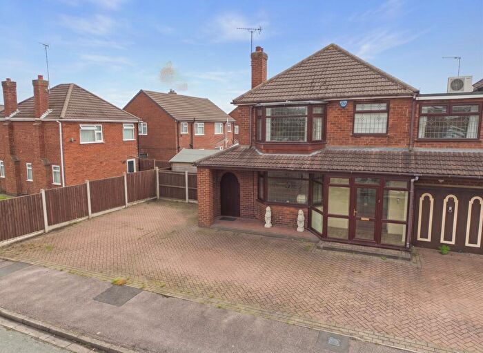 4 Bedroom End Of Terrace House For Sale In June Crescent, Bolehall, Tamworth, B77