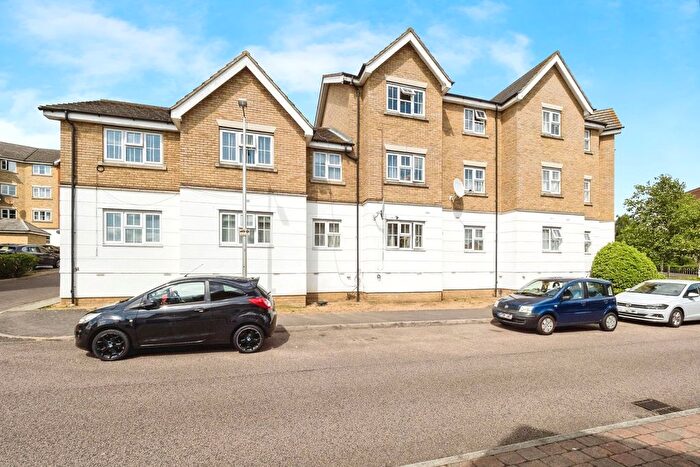 2 Bedroom Flat For Sale In Kendal, Purfleet-On-Thames, Essex, RM19