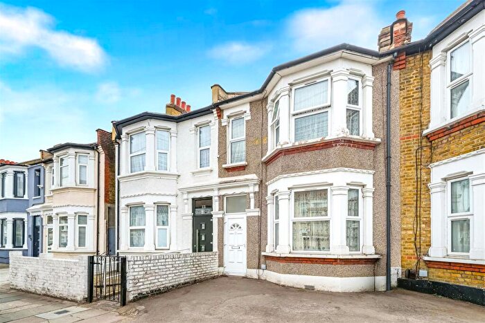 3 Bedroom Terraced House For Sale In Henley Road, Ilford, IG1
