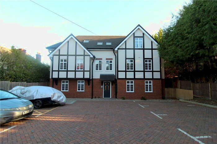 2 Bedroom Flat To Rent In Green Lane, Purley, CR8