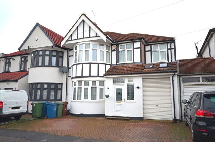 5 Bedroom Semi Detached House For Sale In Hunters Grove, Kenton, HA3