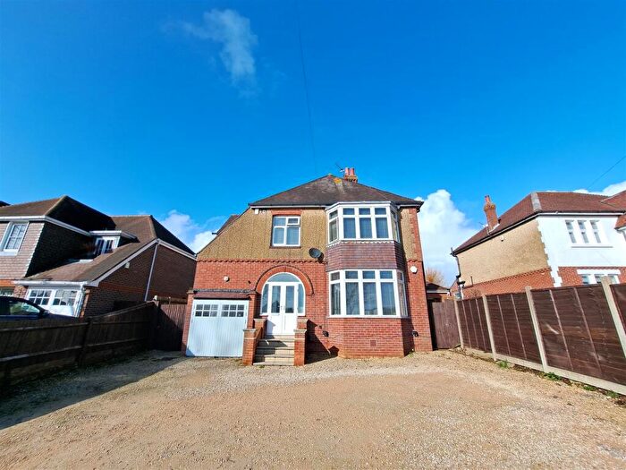 4 Bedroom Detached House For Sale In Havant Road, Drayton, PO6