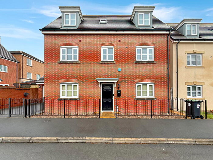 4 Bedroom Detached House For Sale In Toucan Street, Trowbridge, BA14
