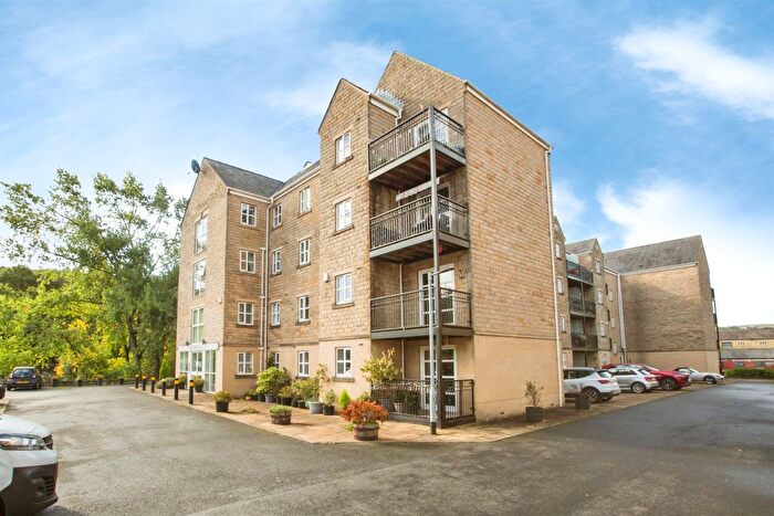 2 Bedroom Flat For Sale In Chapel Lane, Sowerby Bridge, HX6