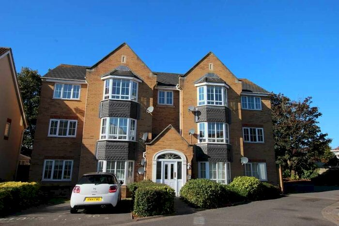 2 Bedroom Flat To Rent In Britton Gardens, Kingswood, Bristol, BS15