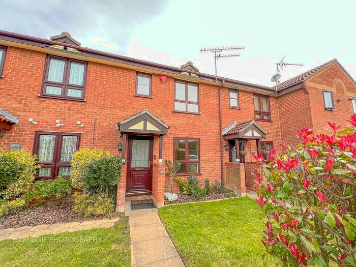 2 Bedroom House To Rent In Rivenhall End, Welwyn Garden City, AL7