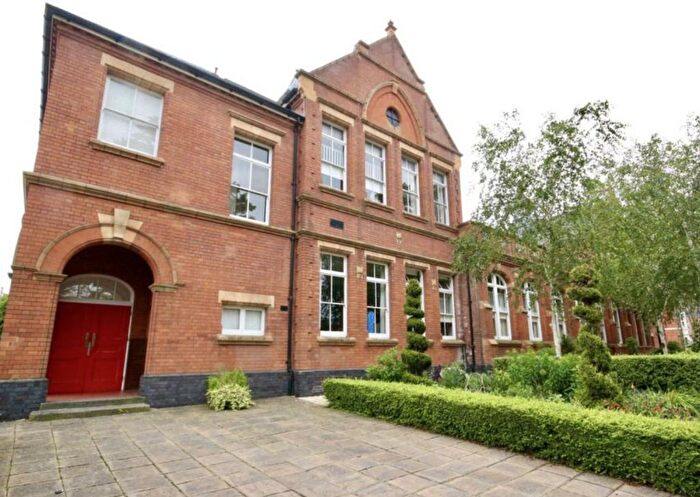 2 Bedroom Flat For Sale In Euclid Street, Swindon, SN1