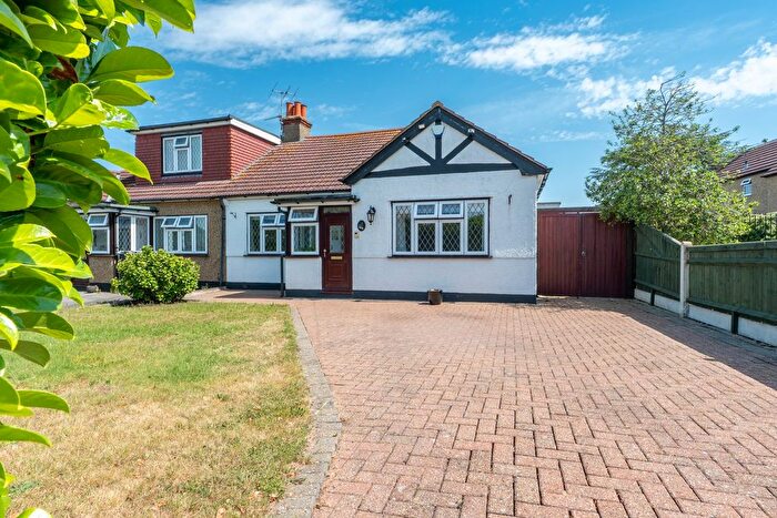 2 Bedroom Bungalow For Sale In Woodmere Avenue, Shirley, Croydon, CR0