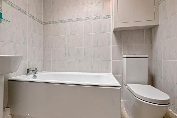 3 Bedroom Terraced Bungalow For Sale In Bedroom Terraced Bungalow In Fishbourne, PO19